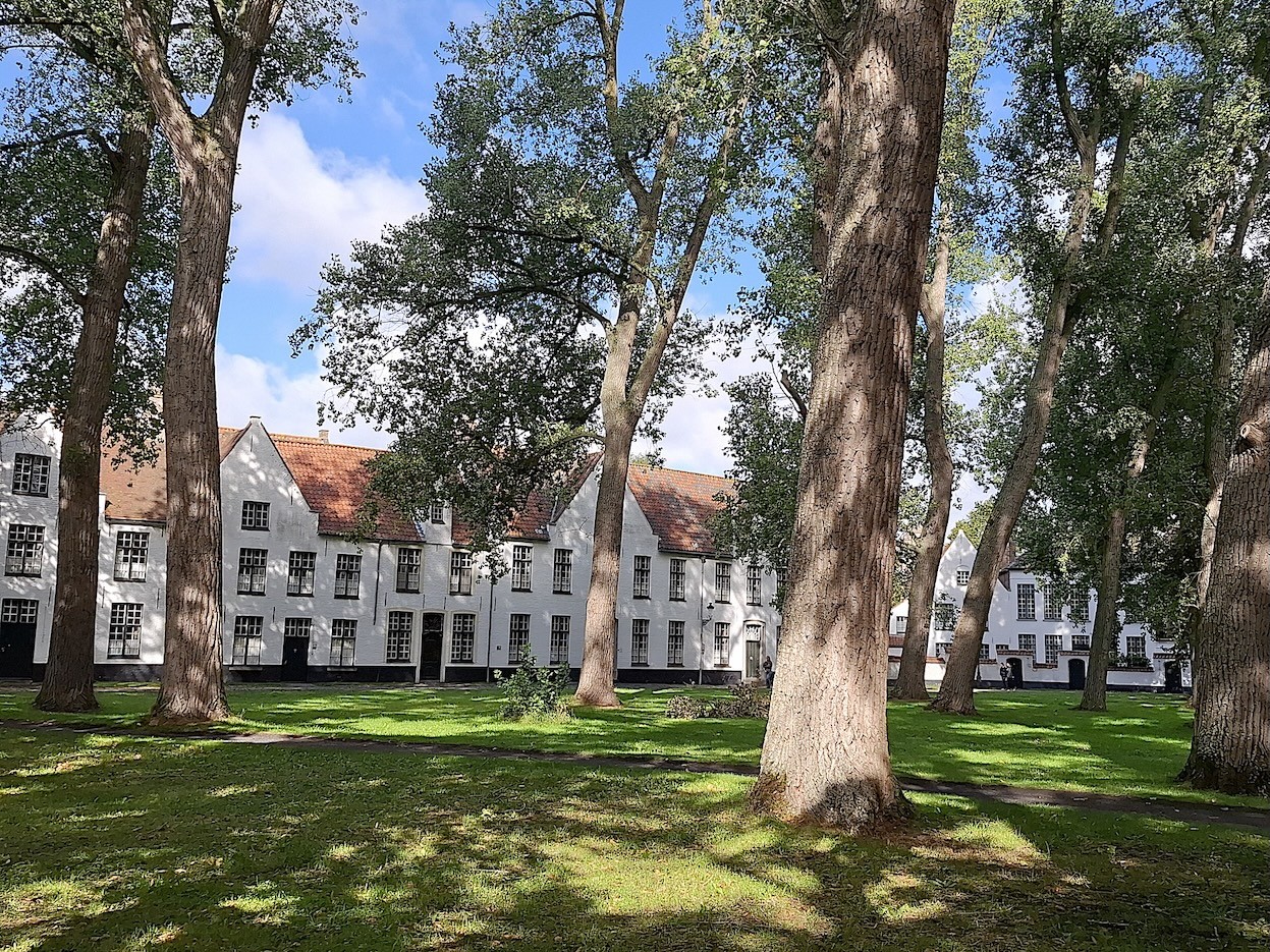 16 bruges beguinage